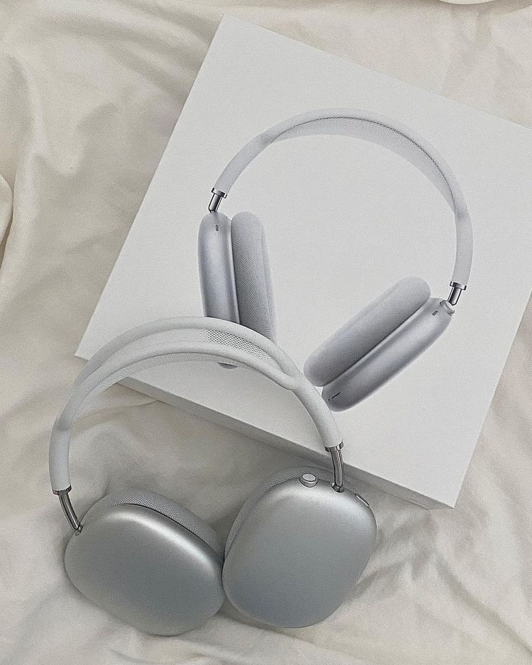 P9 Apple AirPods